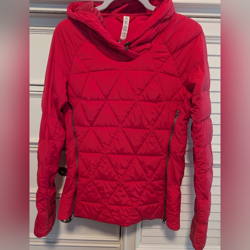 Women's LULULEMON Fluffed Up Down Puffer Pullover Hooded Jacket Bright Pink Sz 6